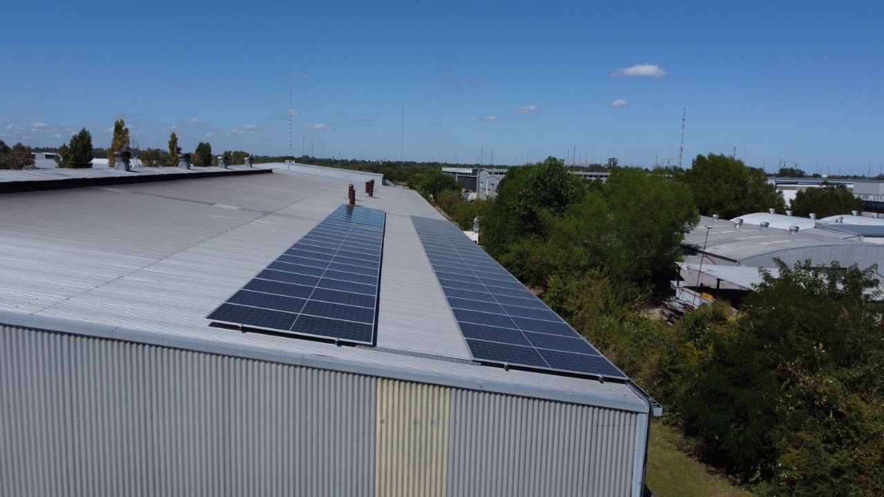 Solución solar escalable y eficiente en la industria metalúrgica con BREMET