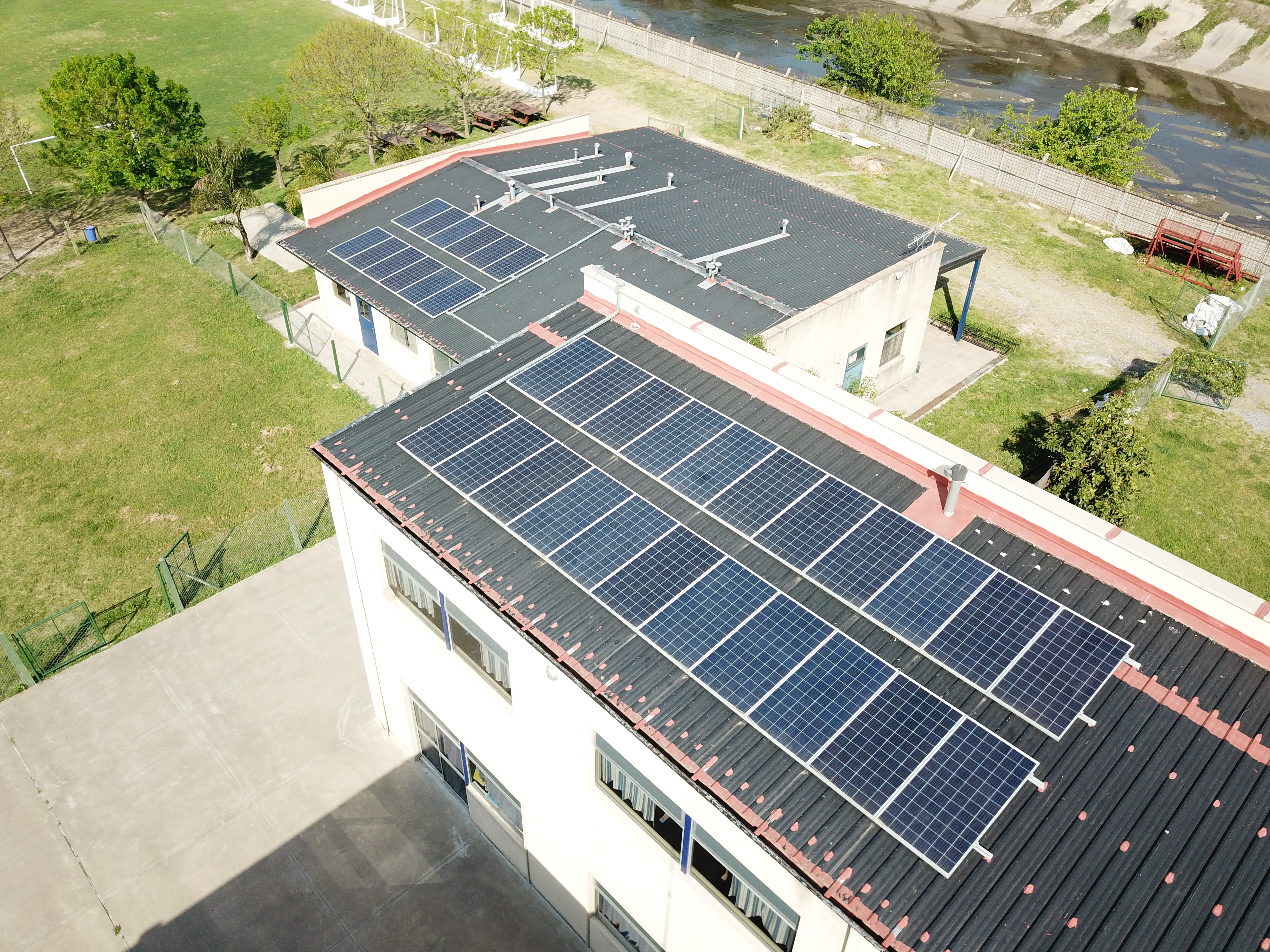 Energía solar para educar: Pilgrim’s College